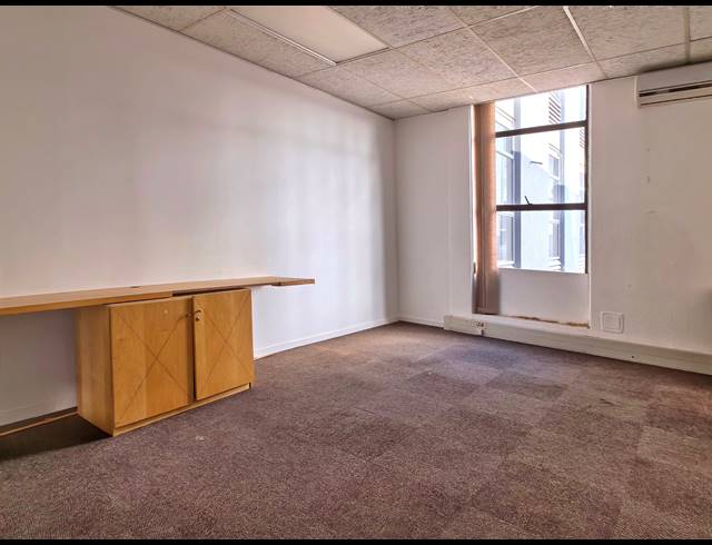 419M² OFFICE TO LET IN CRAIGHALL PARK